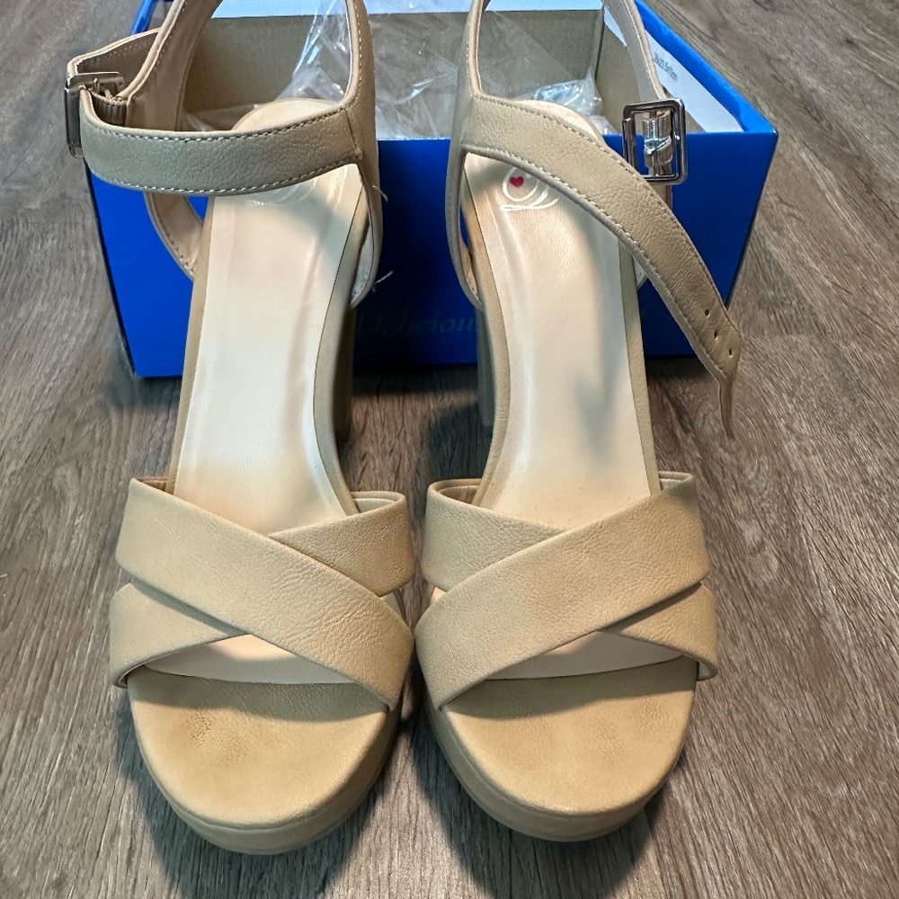 Size 7.5 Neutral Heels